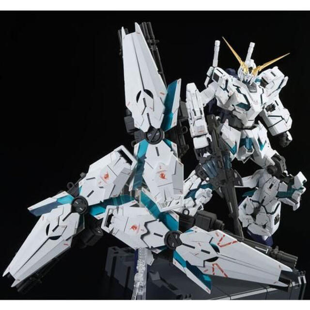 BANDAI(バンダイ)のガンプラ限定品 PG RX-0 ユニコーンガンダム（最終決戦Ver.） エンタメ/ホビーのおもちゃ/ぬいぐるみ(プラモデル)の商品写真