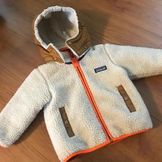 パタゴニア(patagonia)のパタゴニア　ベビーリバーシブル トリブルズフーディー　サイズ12-18m(ジャケット/上着)