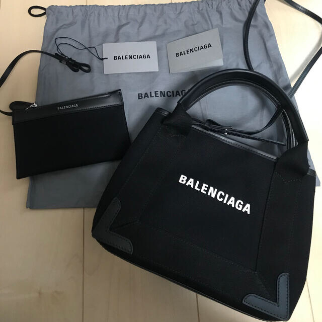 新品　未使用　BALENCIAGA ネイビーカバXS