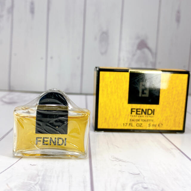 FENDI(フェンディ)のFENDI フェンディ　オードトワレ　5ml コスメ/美容の香水(香水(女性用))の商品写真