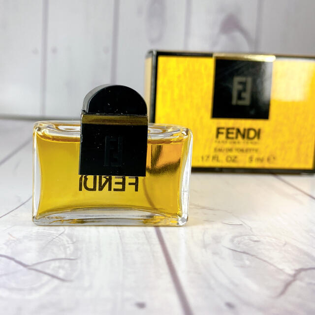 FENDI(フェンディ)のFENDI フェンディ　オードトワレ　5ml コスメ/美容の香水(香水(女性用))の商品写真