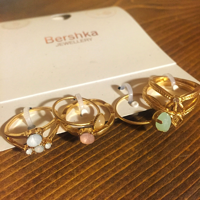 Bershka(ベルシュカ)のbershka♡天然石リングセット レディースのアクセサリー(リング(指輪))の商品写真