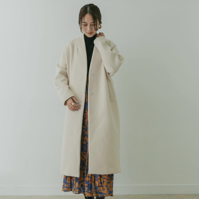 KBF+ - KBF+ ノーカラーVネックコートの通販 by えほり's shop ... KBF+ オフホワイト ノーカラーコート