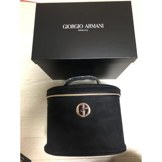 ジョルジオアルマーニ(Giorgio Armani)のアリーター様専用！アルマーニビューティー　ブラックスエード風　バニティバッグ(クラッチバッグ)