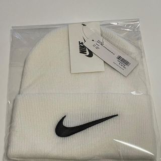 ステューシー(STUSSY)のステューシー　NIKE ビーニー　白(ニット帽/ビーニー)