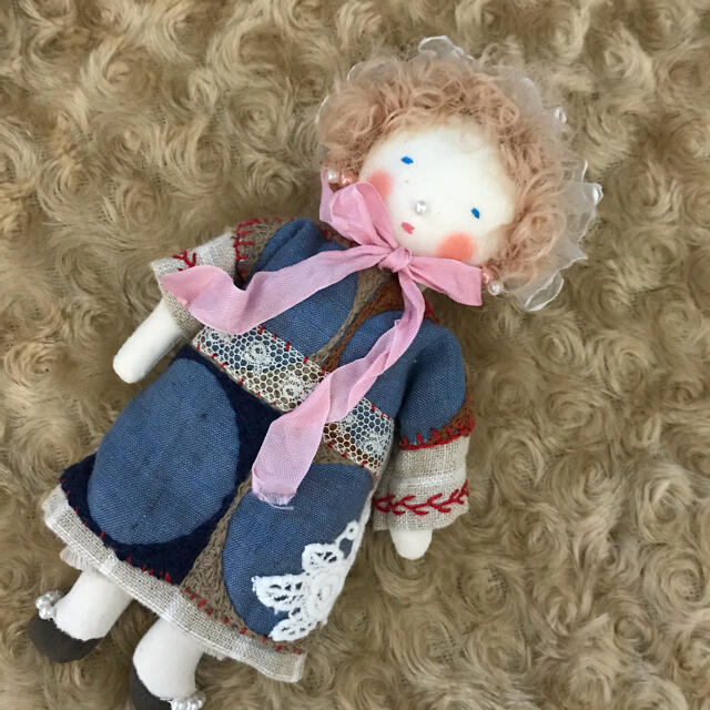 ドールチャーム　ミナペルホネン　ほのぼのドール　手作り人形　アンティークレース