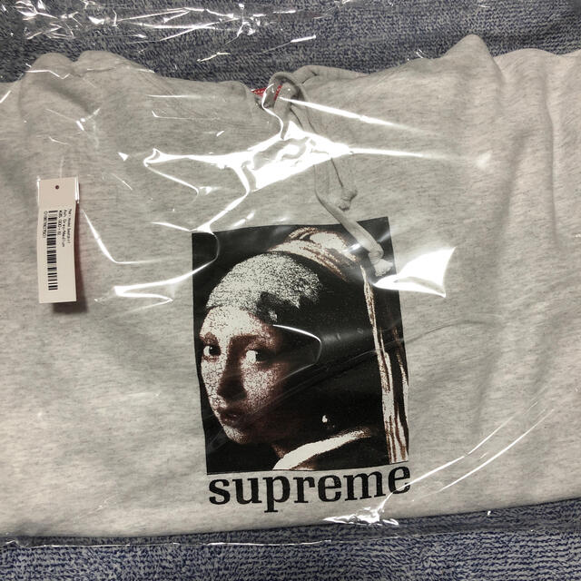 supreme シュプリーム　フィーメール　Hooded