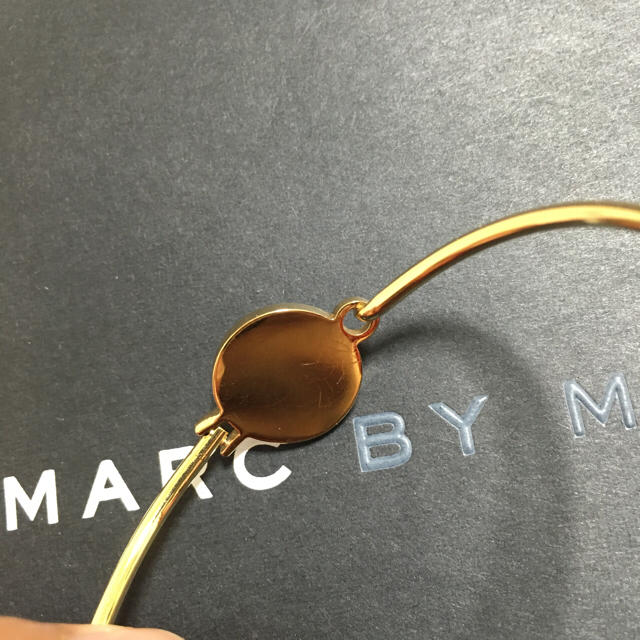 MARC BY MARC JACOBS(マークバイマークジェイコブス)のmarc by marc jacobs レディースのアクセサリー(ブレスレット/バングル)の商品写真