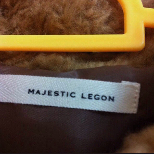 MAJESTIC LEGON(マジェスティックレゴン)のMAJESTIC LEGON アウター レディースのジャケット/アウター(毛皮/ファーコート)の商品写真