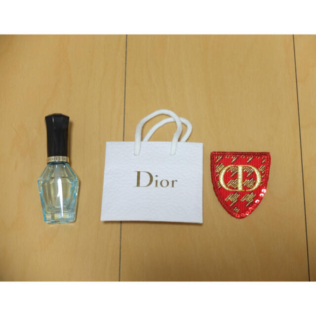 Dior(ディオール)のワッペン アクセサリー ブローチ K-POP 地雷系 ディオール 赤 DIO  レディースのアクセサリー(ブローチ/コサージュ)の商品写真