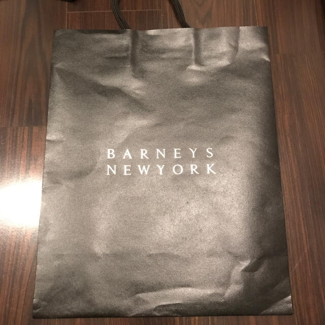 BARNEYS NEW YORK(バーニーズニューヨーク)の【最終お値下げ】バーニーズニューヨーク　紙袋 レディースのバッグ(ショップ袋)の商品写真