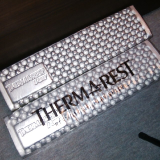 THERMAREST(サーマレスト)のTHERMAREST サーマレスト Zライトソル レギュラー スポーツ/アウトドアのアウトドア(寝袋/寝具)の商品写真