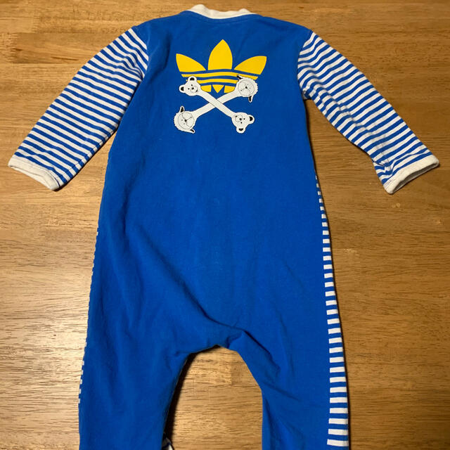 adidas(アディダス)のadidas ボーダーロンパース　80サイズ キッズ/ベビー/マタニティのベビー服(~85cm)(ロンパース)の商品写真