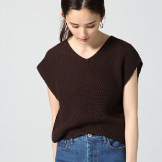 アパートバイローリーズ(apart by lowrys)の新品！Vネックサマーニット♡(シャツ/ブラウス(半袖/袖なし))