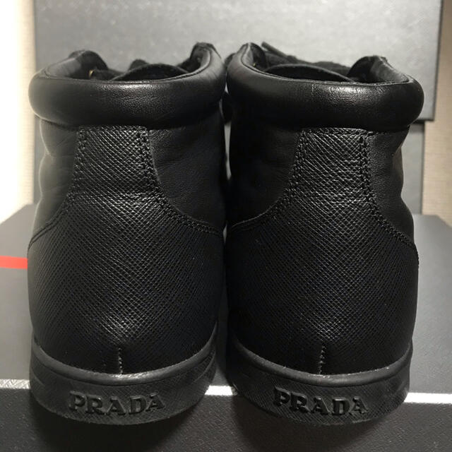 PRADA スニーカーの通販 by ささ's shop|プラダならラクマ - プラダ 限定商品通販*送料無料 プラダ 羊革シューズ ブラック PRADA ローファー/革靴