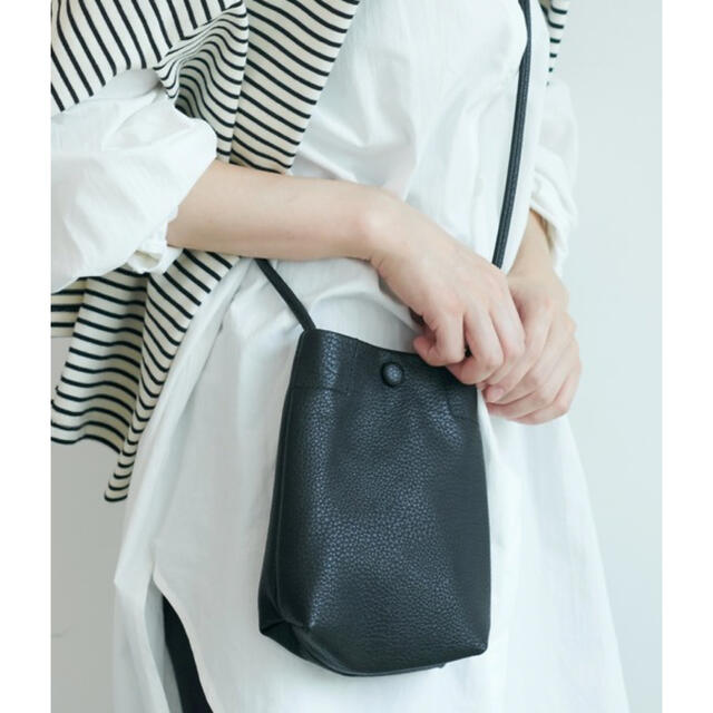 【coca】新品 コンパクトショルダーバッグ レディースのバッグ(ショルダーバッグ)の商品写真