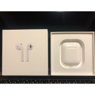 アップル(Apple)のAirPods(ヘッドフォン/イヤフォン)