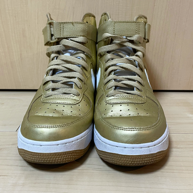 NIKE(ナイキ)のNIKE - AIR FORCE1 HIGH " METALLIC GOLD " メンズの靴/シューズ(スニーカー)の商品写真