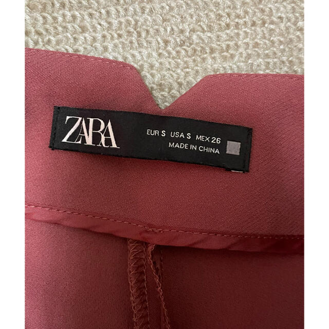 ZARA(ザラ)のZARA ハイウエストパンツ レディースのパンツ(カジュアルパンツ)の商品写真