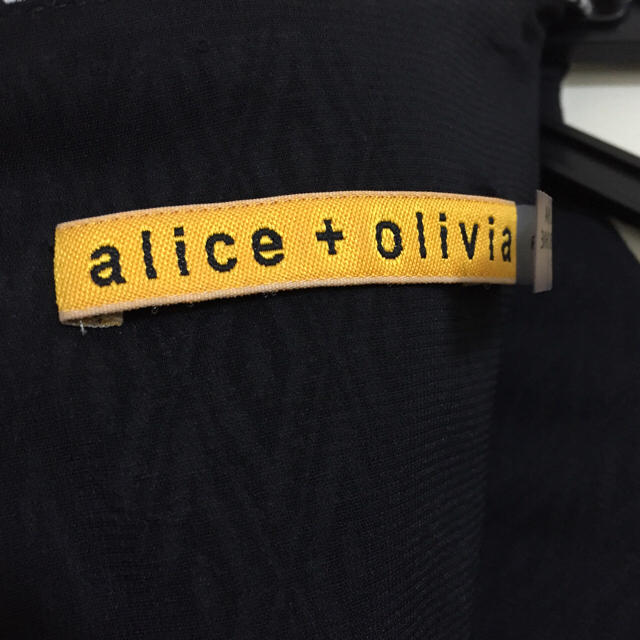 Alice+Olivia(アリスアンドオリビア)のアリスアンドオリビアのワンピ 美品です！ レディースのワンピース(ミニワンピース)の商品写真