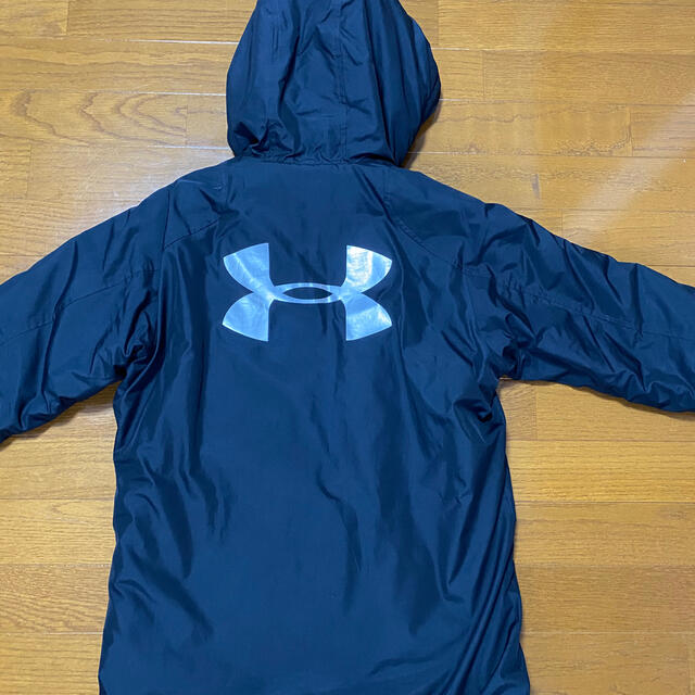 UNDER ARMOUR(アンダーアーマー)のアンダーアーマー　　ベンチコート　160 ブラック キッズ/ベビー/マタニティのキッズ服男の子用(90cm~)(コート)の商品写真