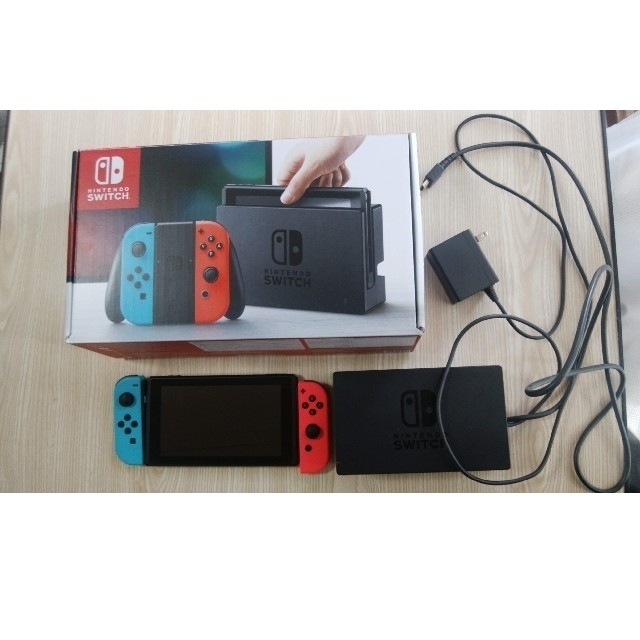 Nintendo　Switch（旧型 　）家庭用ゲーム機本体