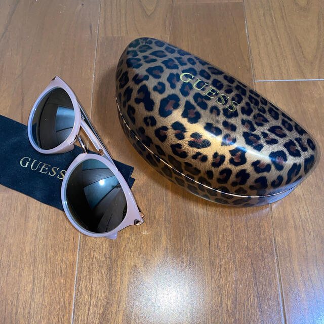 GUESS(ゲス)の【美品】GUESS サングラス レディースのファッション小物(サングラス/メガネ)の商品写真