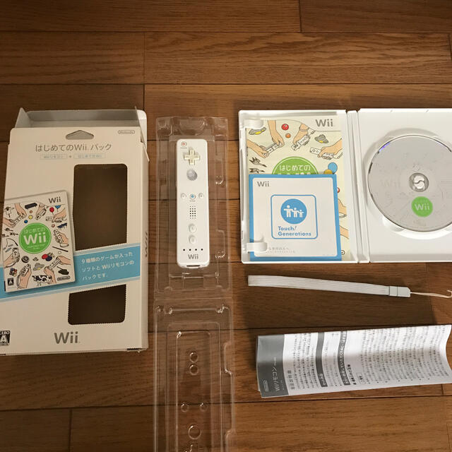 Wii(ウィー)のはじめてのWii Wii エンタメ/ホビーのゲームソフト/ゲーム機本体(家庭用ゲームソフト)の商品写真