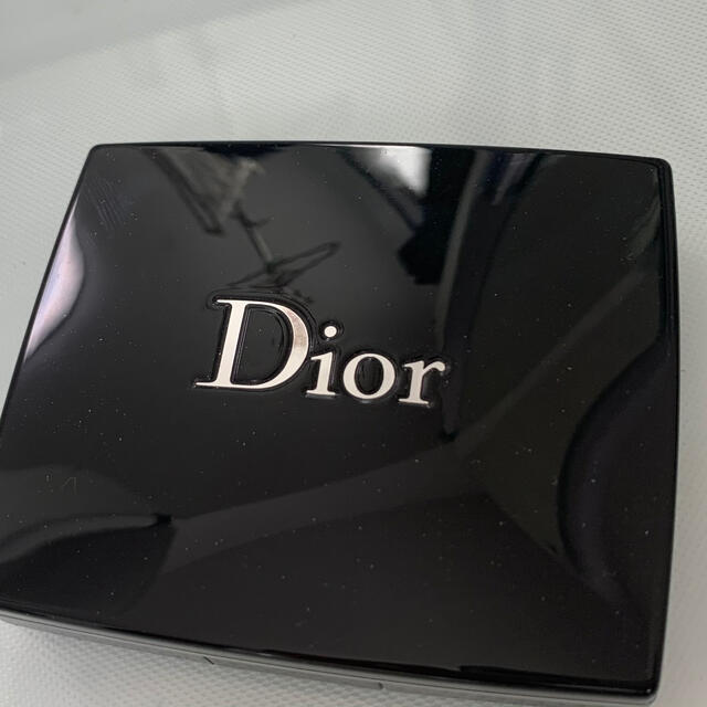 Dior サンククルール 696 シエナ