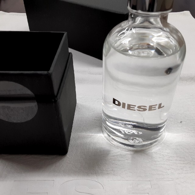 DIESEL(ディーゼル)のfumi☆様専用　２セット　DIESEL リードディフューザー非売品　未使用品 コスメ/美容のリラクゼーション(アロマグッズ)の商品写真