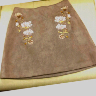 クチュールブローチ(Couture Brooch)の美品　Couture brooch  刺繍スカート(ひざ丈スカート)