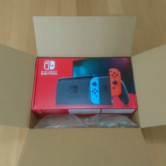 【新品未開封】Nintendo Switch 本体 ネオン