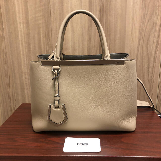 FENDI(フェンディ)の【値下げ中】FENDI プチ トゥージュール　2WAY グレージュ レディースのバッグ(ハンドバッグ)の商品写真