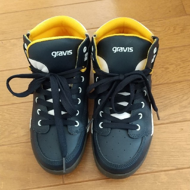 gravis(グラビス)のさくみや様専用  gravisスニーカー サイズ23センチ レディースの靴/シューズ(スニーカー)の商品写真