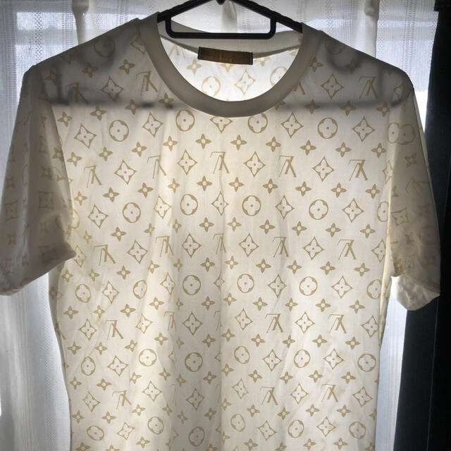 LOUIS VUITTON(ルイヴィトン)のLOUIS VUITTON レディースのトップス(Tシャツ(半袖/袖なし))の商品写真