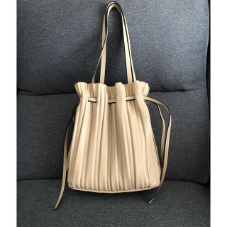 ザラ(ZARA)のZARA プリーツバッグ(ハンドバッグ)