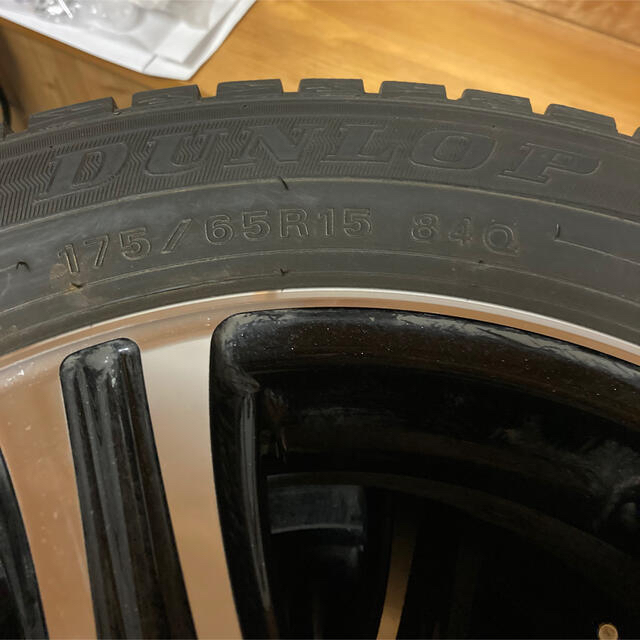 DUNLOP(ダンロップ)の再値下げ！175/65R15 スタッドレスセット 自動車/バイクの自動車(タイヤ・ホイールセット)の商品写真