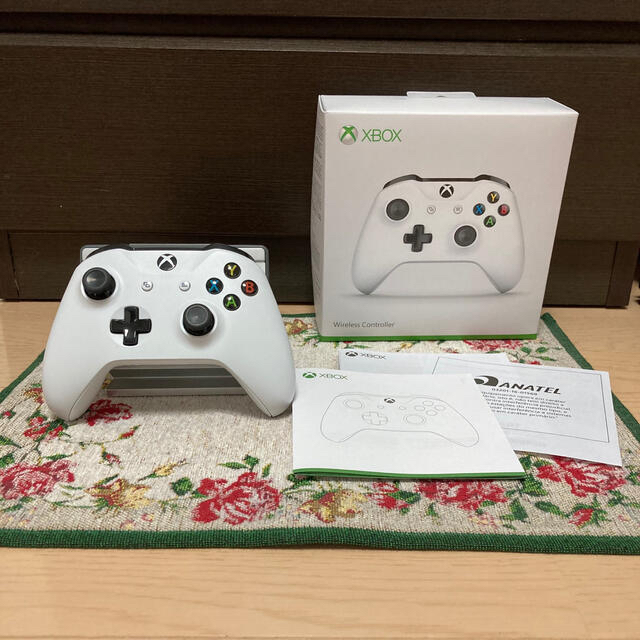 Microsoft Xbox One ワイヤレスコントローラ プレイ チャージキットの通販 By りん マイクロソフトならラクマ
