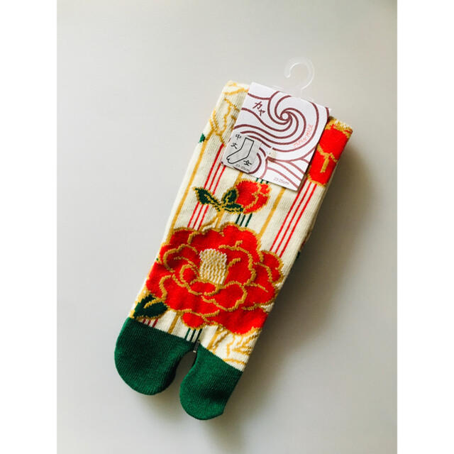 日本製 倭物やカヤ 縞椿足袋23-25cm 和柄 和モダン カヤ足袋 中丈　 レディースのレッグウェア(ソックス)の商品写真