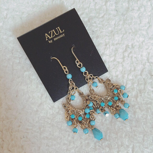 AZUL by moussy(アズールバイマウジー)のカラービーズピアス♡ レディースのアクセサリー(ピアス)の商品写真