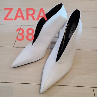 ザラ(ZARA)の【新品未使用】ZARA　ショートブーツ　38 サイズ(ブーツ)