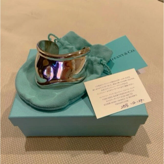 Tiffany & Co.(ティファニー)のティファニー　ボーンカフ　スモールサイズ レディースのアクセサリー(ブレスレット/バングル)の商品写真