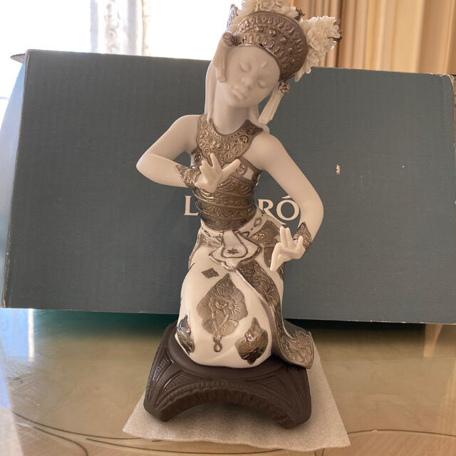 LLADRO リヤドロ バリ島の踊り手 ポーズ