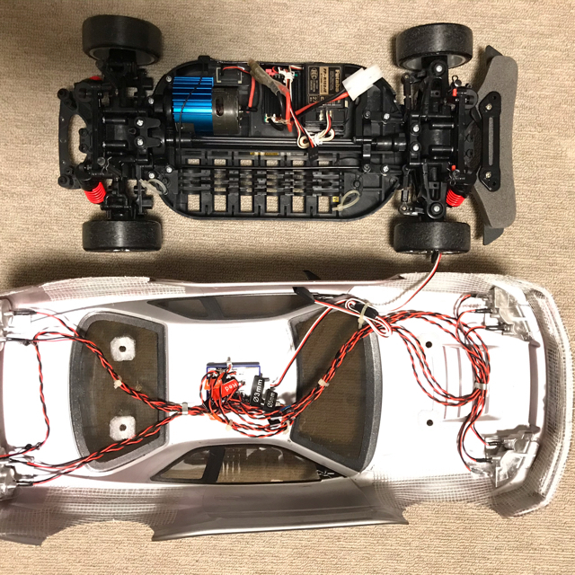タミヤ TT-01Dドリフトスペック R34GTRライト点灯 (中古)