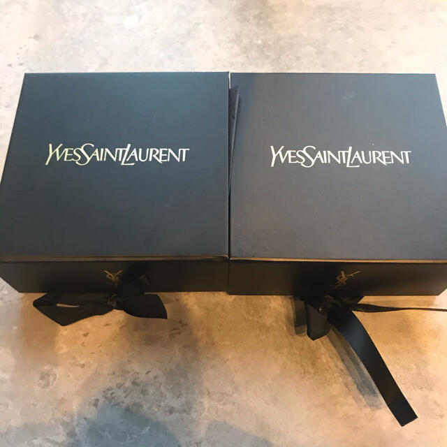 Yves Saint Laurent Beaute(イヴサンローランボーテ)のYSL ギフトボックス　2箱 レディースのバッグ(ショップ袋)の商品写真