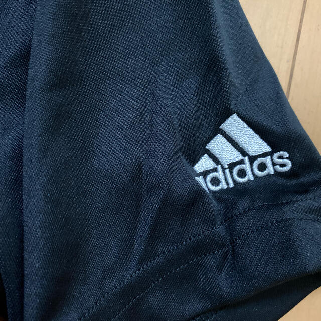 adidas(アディダス)のアディダス　ポロシャツ  ブラック スポーツ/アウトドアのサッカー/フットサル(ウェア)の商品写真