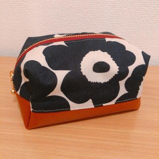 マリメッコ(marimekko)のマリメッコ ハンドメイド ファスナーポーチ(ポーチ)