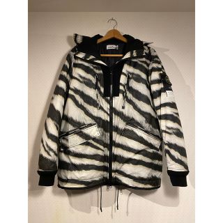 新品未使用 stone Island ホワイトタイガー ダウン | ddechuquisaca.gob.bo