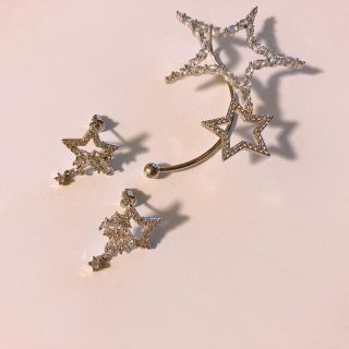 スタージュエリー(STAR JEWELRY)の揺れるジルコニアスター ピアス【3点のみ】(ピアス)