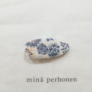 ミナペルホネン(mina perhonen)のミナペルホネン ハンドメイドヘアクリップ celebrateホワイト(ヘアアクセサリー)